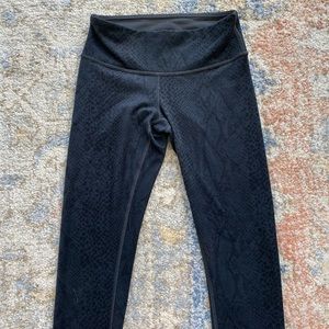 Lululemon size 2 snake-skin black & charcoal leggings